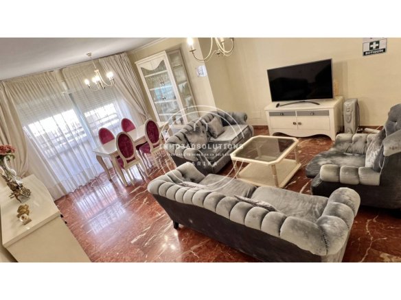 Vivienda de 175 m² con 2 plazas de aparcamiento y trastero en Ciudad Jardín-Zoco